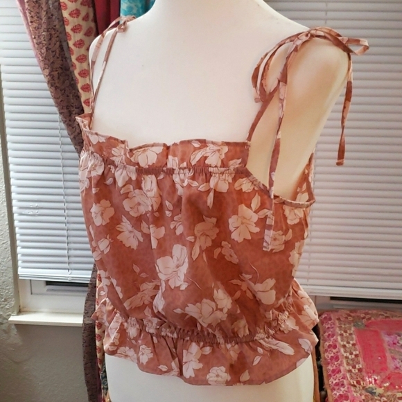 Two Piece Tank Top and Shorts - Picture 4 of 8